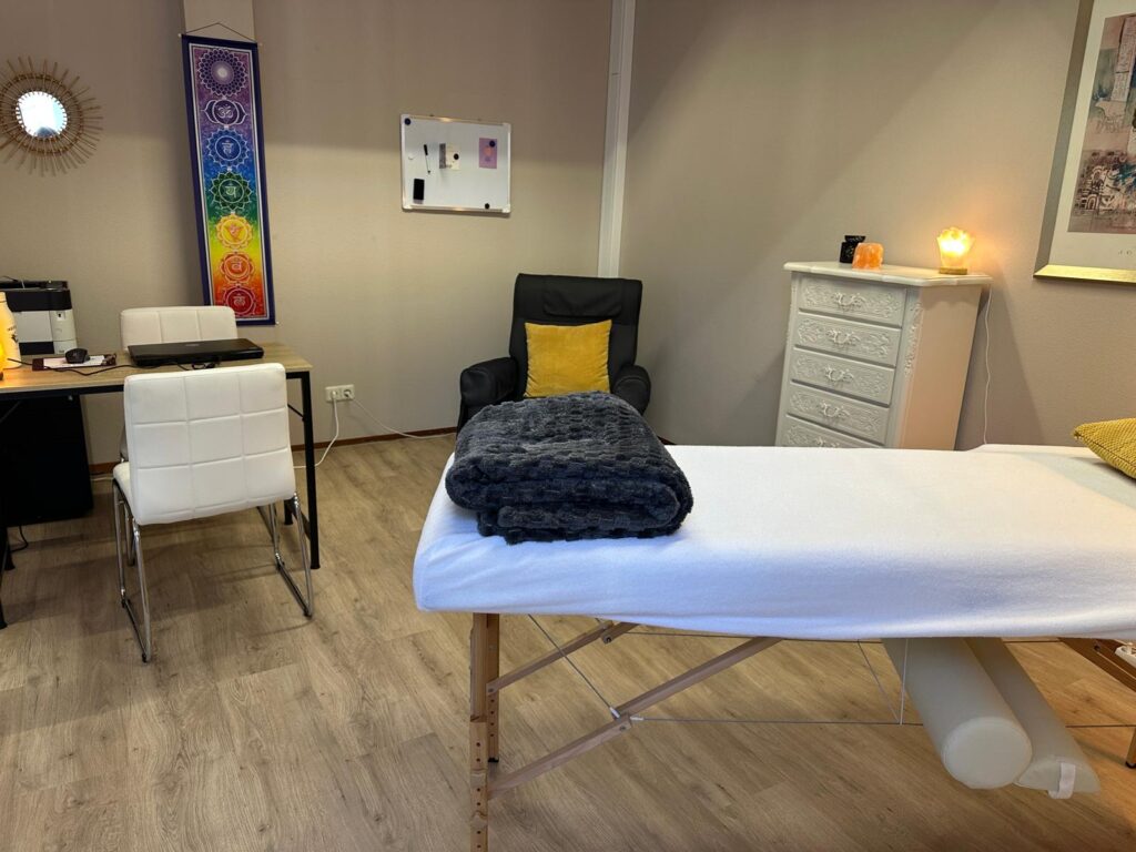 fibromyalgie coach Roermond, Herkenbosch, Limburg, hulp fibromyalgie, ondersteuning fibromyalgie, therapeut,
fibromyalgie coaching,
coac fibromyalgie,
hulp fibromyalgie,
begeleiding fibromyalgie,
leven fibromyalgie,
omgaan fibromyalgie,
fibromyalgie stress,
fibromyalgie zenuwstelsel,
fibromyalgie traject,
fibromyalgie behandeling zonder medicijnen, lichaam  geest  balans,
zenuwstelsel rust brengen,
lichaamsbewustzijn chronische pijn,
emotionele verwerking fibromyalgie,
trauma fibromyalgie,
perfectionisme fibromyalgie,
zelfzorg chronische klachten,
bewustwording pijnklachten,
fibromyalgie klachten, fibromyalgieklachten